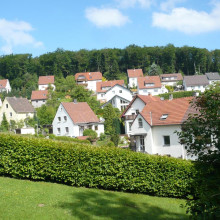 Ein Neubaugebiet am Hang